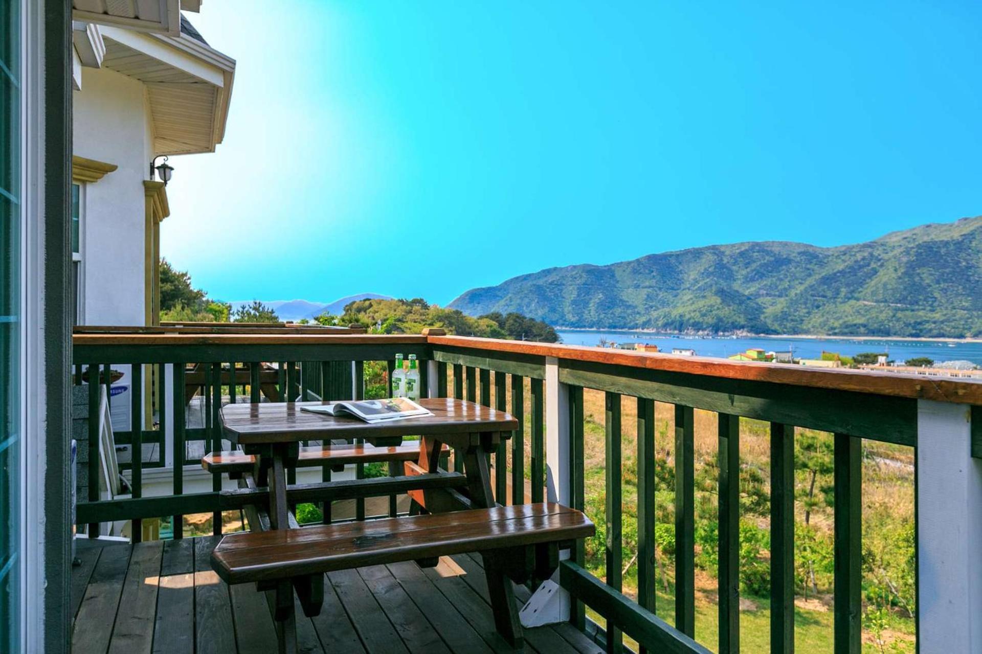 Didimdol Pension Geoje Exterior photo