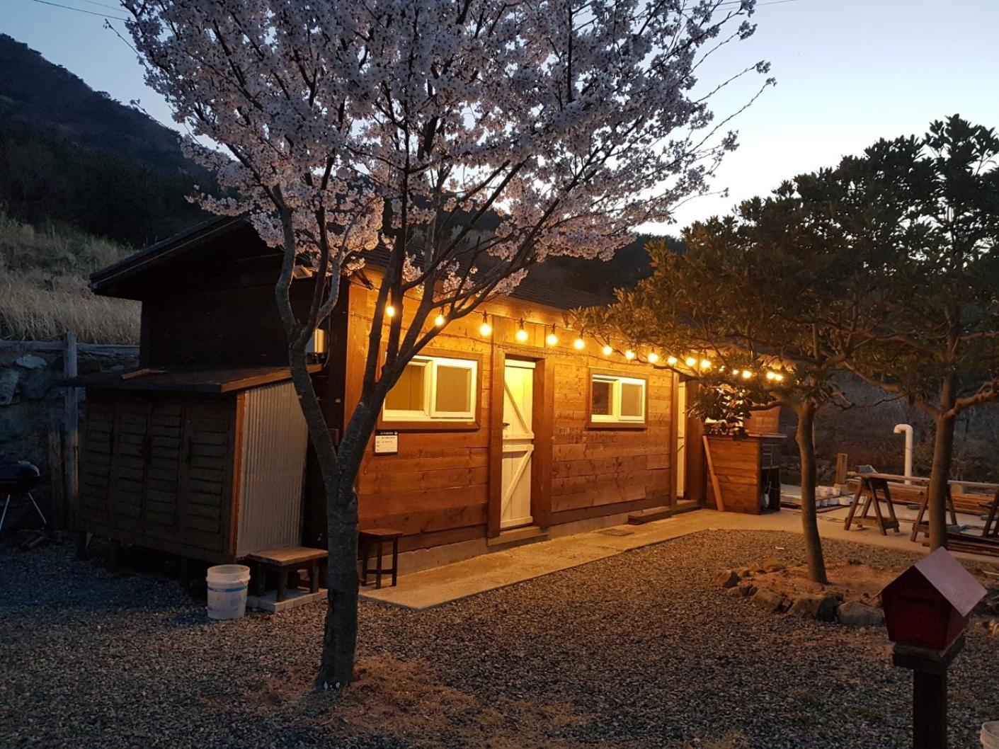 Didimdol Pension Geoje Exterior photo